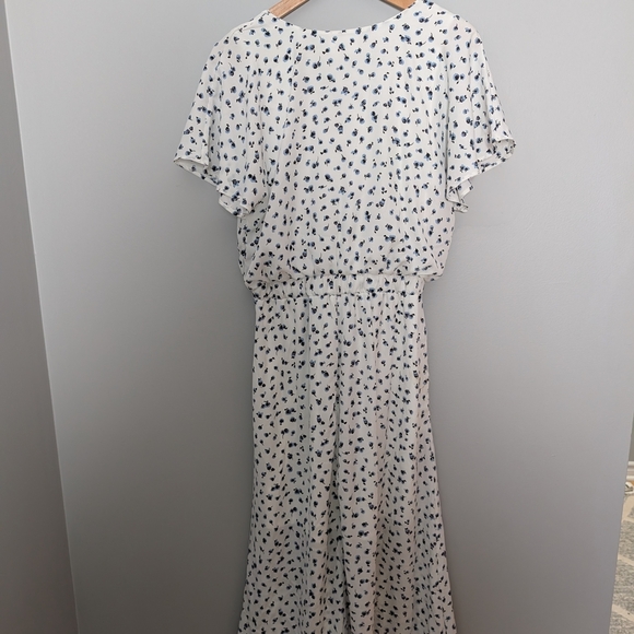 Sienna Sky White With Blue Floral Flutter Sleeve Belted Elastic Waist Midi Dress - Picture 6 of 8